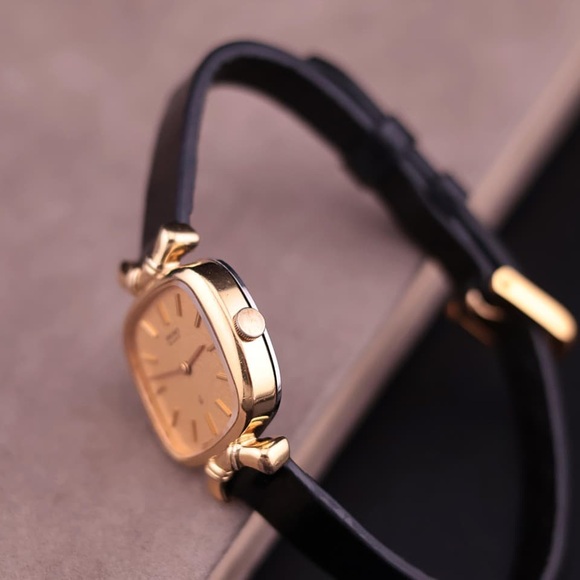 Vintage Rare 1989 Seiko Quartz 1400-5780 
Women’s Dress Watch
Gold-Plated Case - Picture 6 of 7